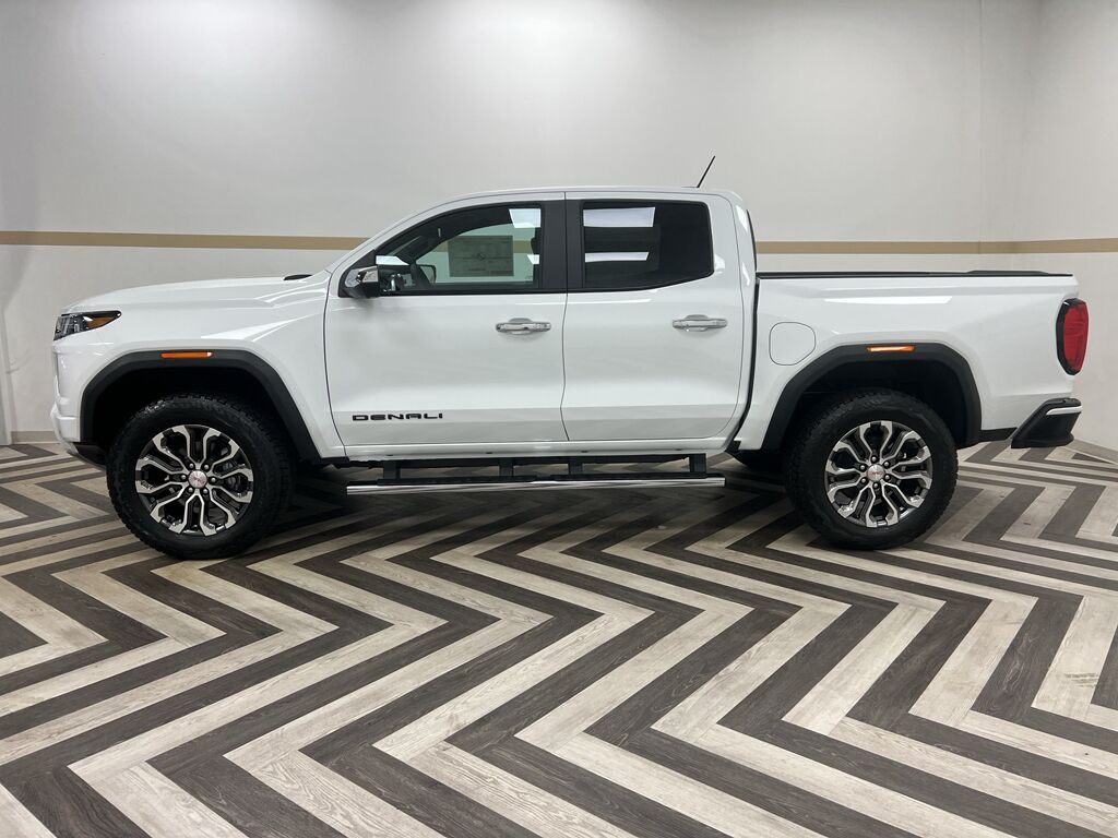 2026 GMC Canyon 4WD Denali Gasoline