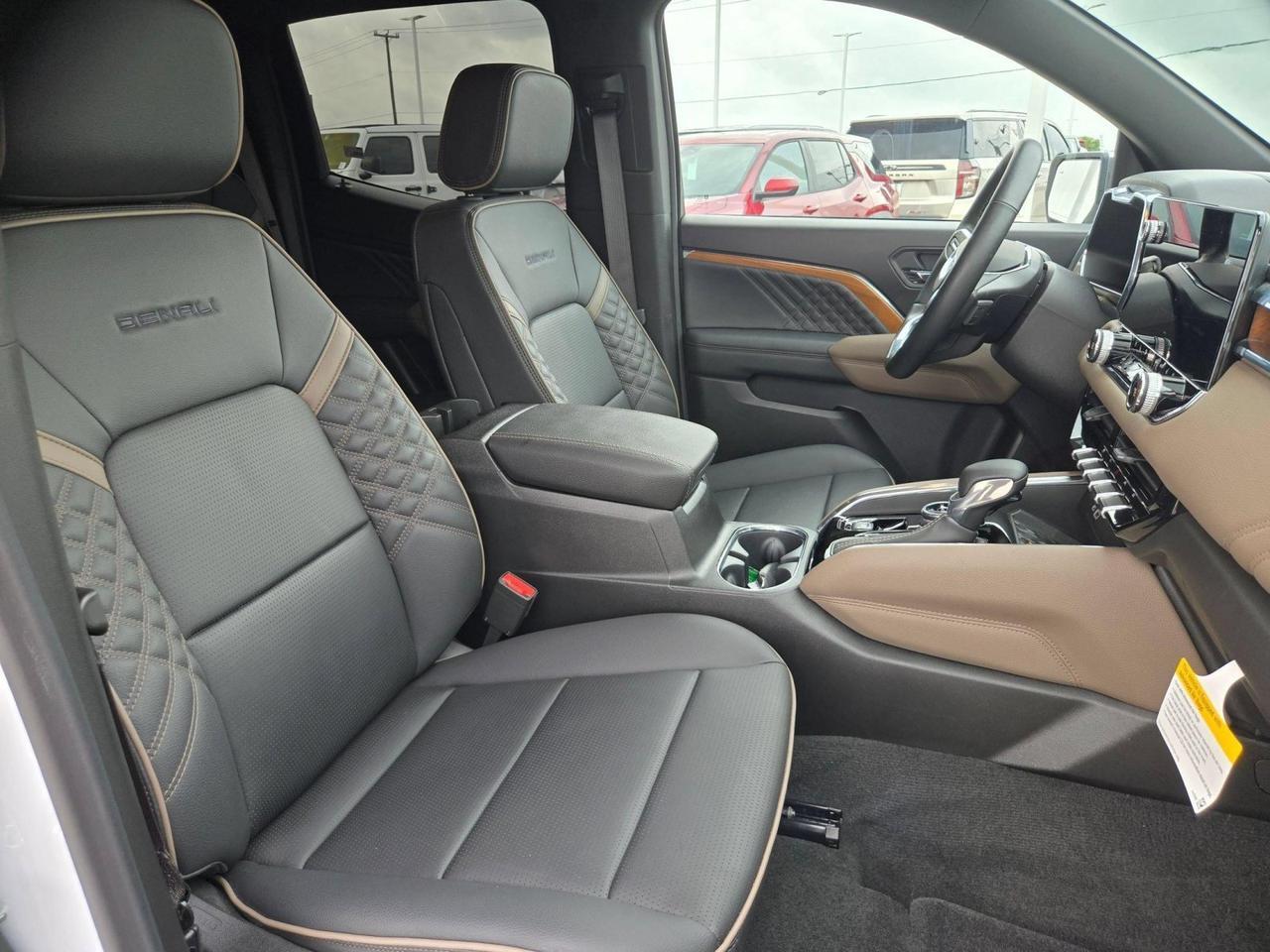 2026 GMC Canyon Denali - Photo 25