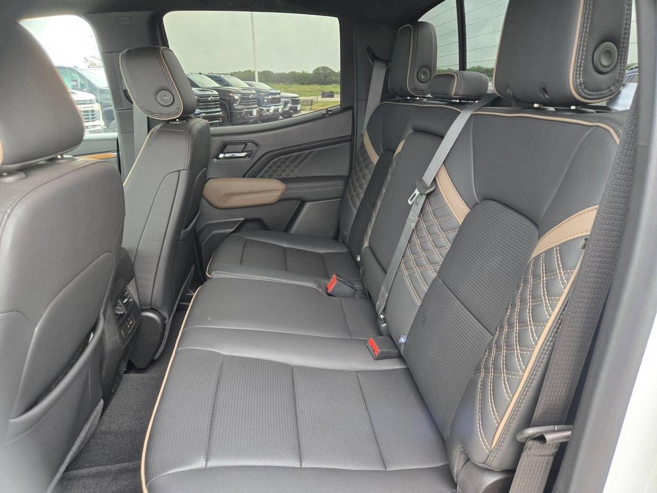 2026 GMC Canyon Denali - Photo 13