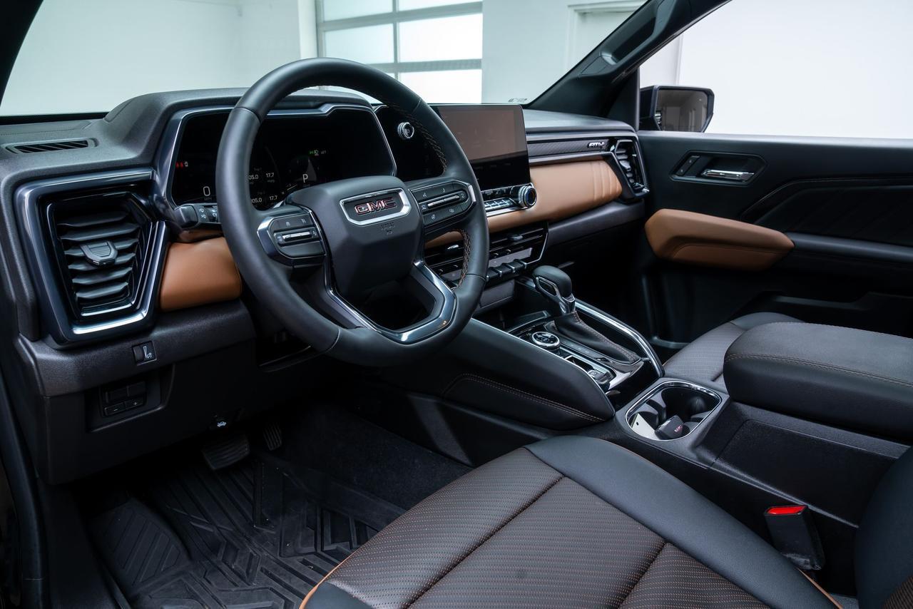 2026 GMC Canyon AT4 Technology Plus Pkg 1-Owner Portland OR