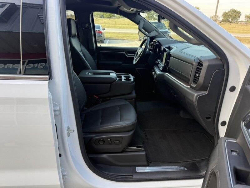 2026 GMC Sierra 1500 5.3L V8 4x4 12k mi's SLT Leather Collinsville OK