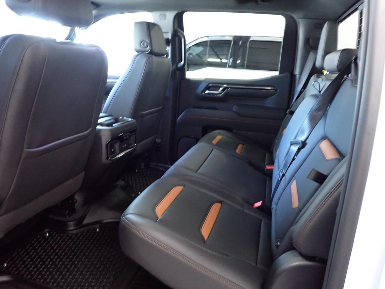 2026 GMC Sierra 1500 AT4 4WD CREW CAB LEATHR NAVI SUNROOF Listowel ON
