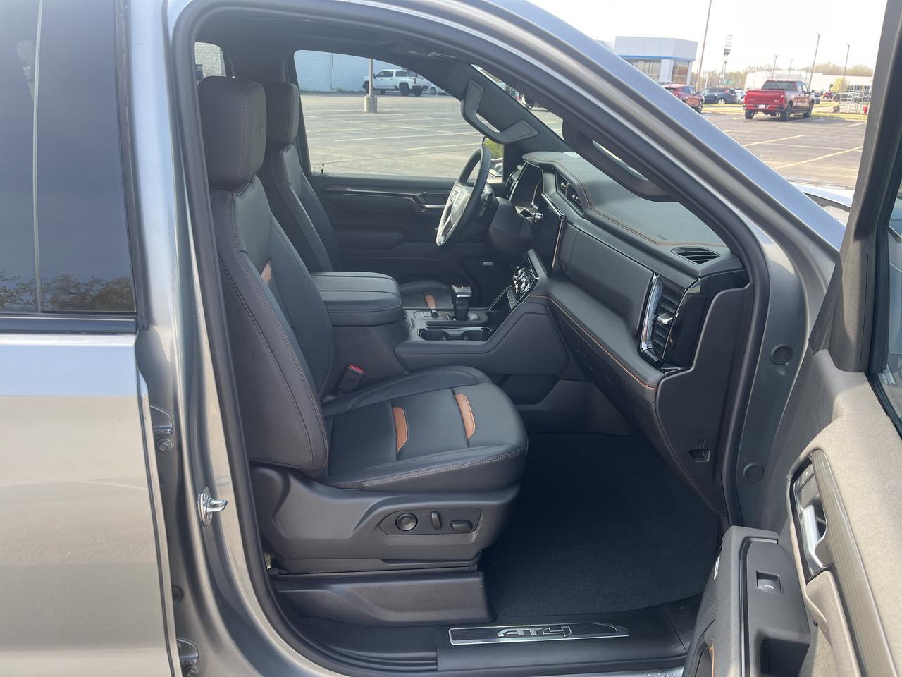 2026 GMC Sierra 1500 AT4 Crew Cab 4WD 3.0L DuramaxDiesel Premium TechnologyPkgs w/Sunroof BedViewCamera RrCamMirror Saukville WI
