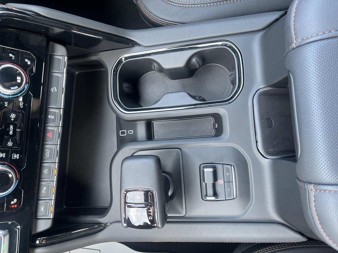 2026 GMC Sierra 1500 AT4 Crew Cab 4WD 3.0L DuramaxDiesel Premium TechnologyPkgs w/Sunroof BedViewCamera RrCamMirror Saukville WI