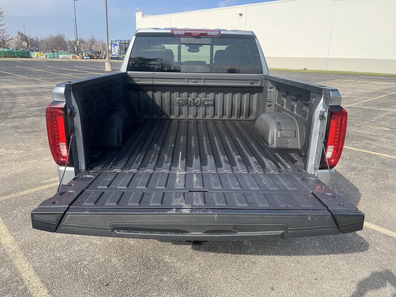 2026 GMC Sierra 1500 AT4 Crew Cab 4WD 3.0L DuramaxDiesel Premium TechnologyPkgs w/Sunroof BedViewCamera RrCamMirror Saukville WI