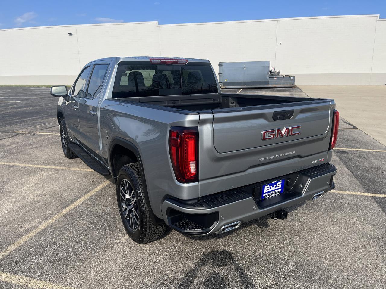 2026 GMC Sierra 1500 AT4 Crew Cab 4WD 3.0L DuramaxDiesel Premium TechnologyPkgs w/Sunroof BedViewCamera RrCamMirror Saukville WI