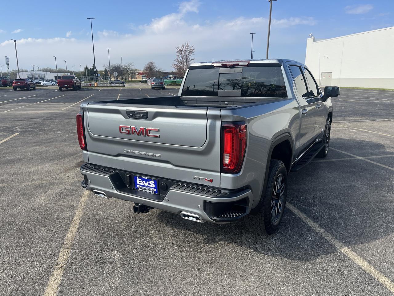 2026 GMC Sierra 1500 AT4 Crew Cab 4WD 3.0L DuramaxDiesel Premium TechnologyPkgs w/Sunroof BedViewCamera RrCamMirror Saukville WI