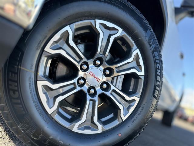 2026 GMC Sierra 1500 Crew Cab, Short Bed, SLT, 4WD