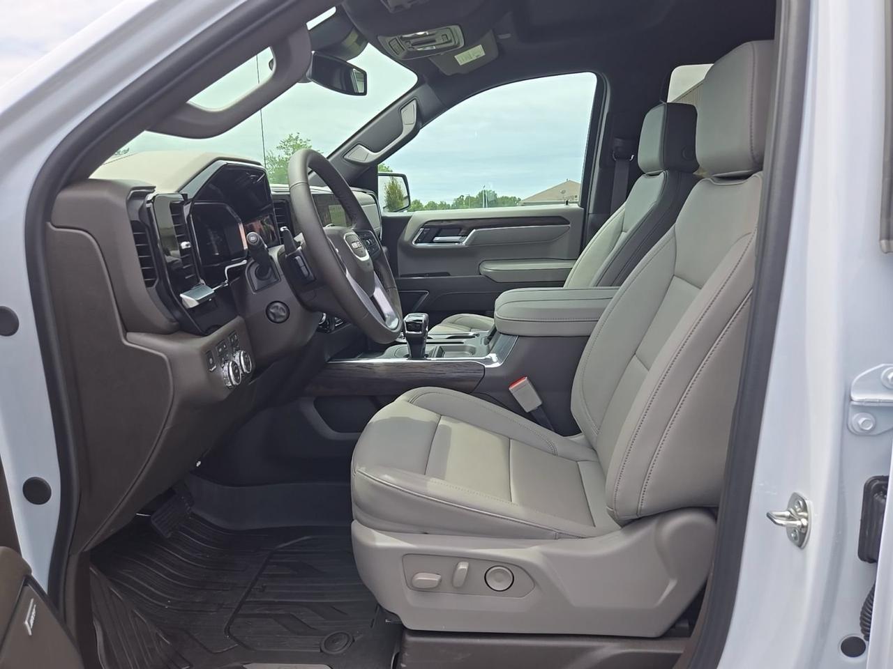 2026 GMC Sierra 1500 SLT Fredericksburg VA
