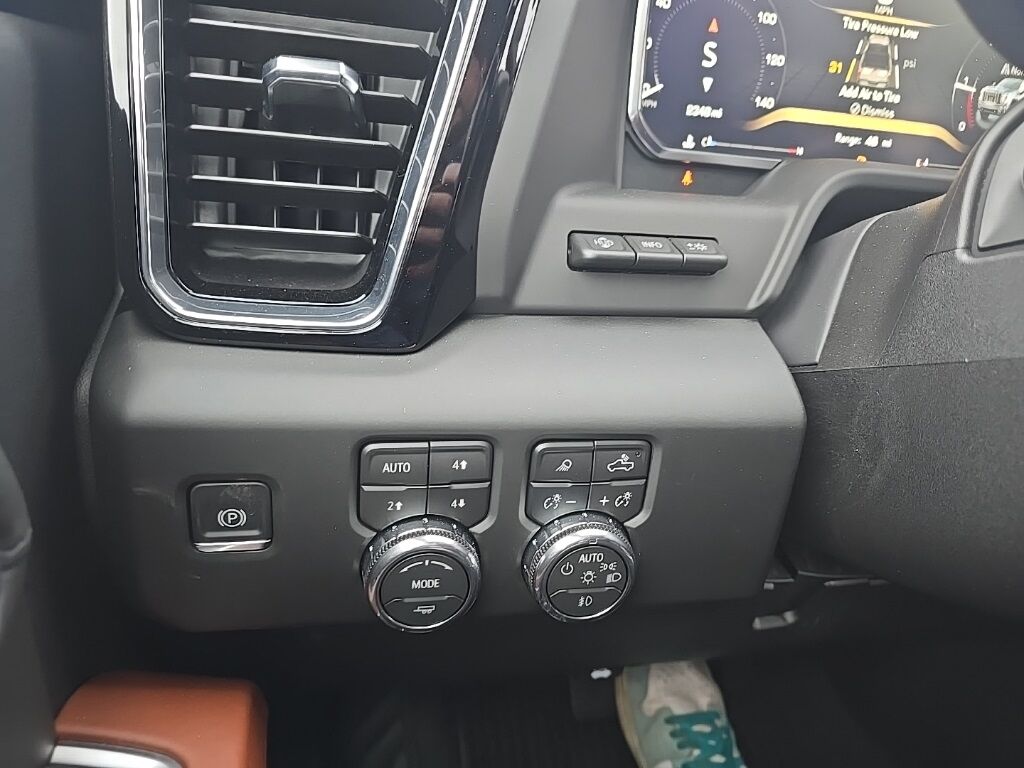 2026 GMC Sierra 2500HD 4x4 Crew Cab Denali Ultimate Fond du Lac WI