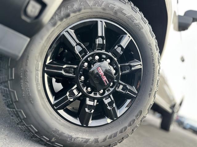 2026 GMC Sierra 2500HD Crew Cab, Standard Bed, AT4, 4WD