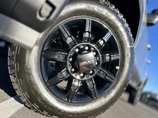 2026 GMC Sierra 2500HD Crew Cab, Standard Bed, AT4, 4WD