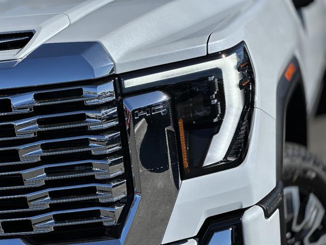 2026 GMC Sierra 2500HD Crew Cab, Standard Bed, Denali, 4WD
