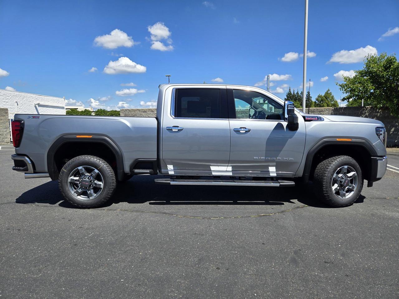 2026 GMC Sierra 2500HD SLT