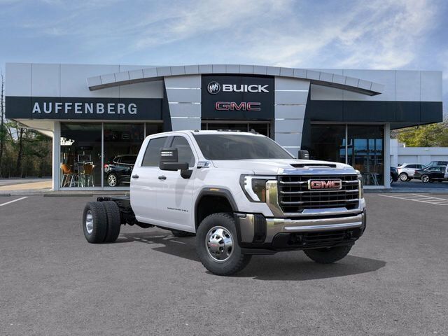 2026 GMC Sierra 3500 HD Chassis Cab Pro