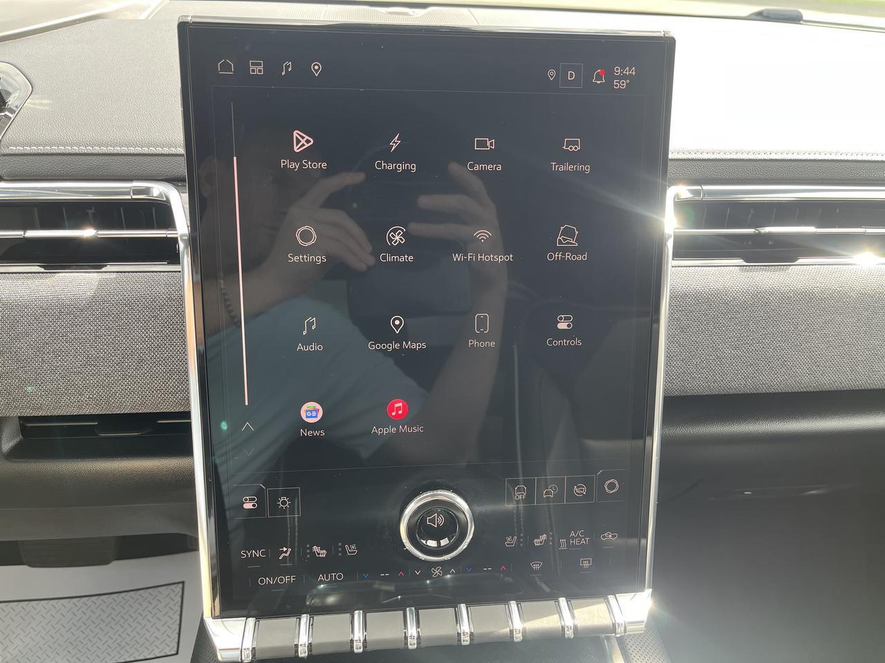 2026 GMC Sierra EV Elevation Extended Range e4WD Premium TechPkgs w/22s Multi-ProTailgate Spray-OnBedliner AdptvCrz Saukville WI