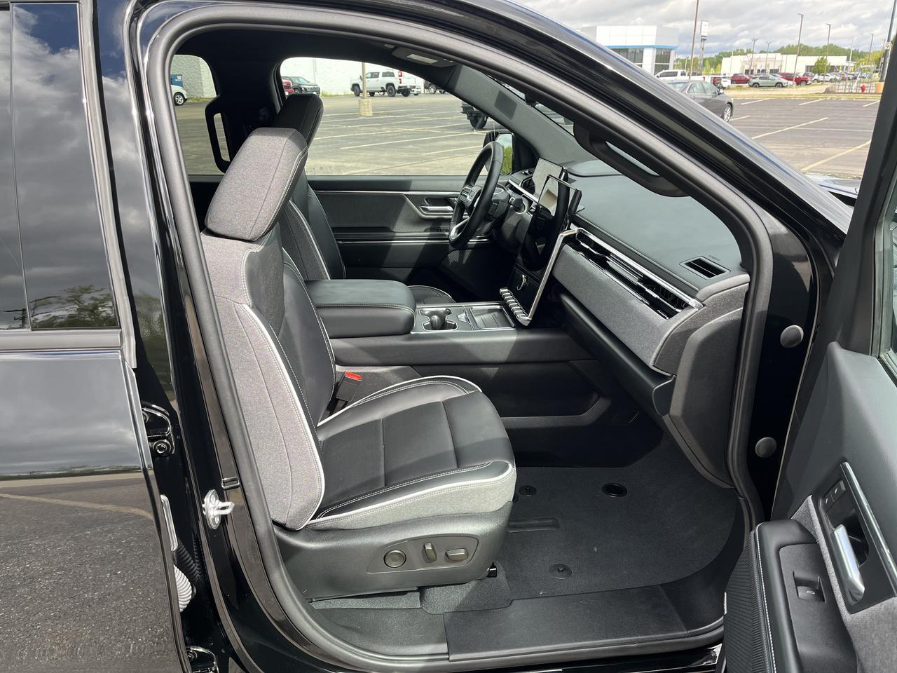2026 GMC Sierra EV Elevation Extended Range e4WD Premium TechPkgs w/22s Multi-ProTailgate Spray-OnBedliner AdptvCrz Saukville WI