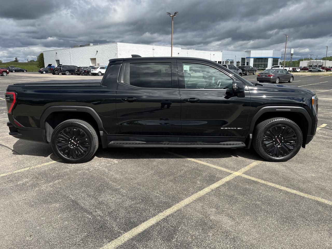 2026 GMC Sierra EV Elevation Extended Range e4WD Premium TechPkgs w/22s Multi-ProTailgate Spray-OnBedliner AdptvCrz Saukville WI