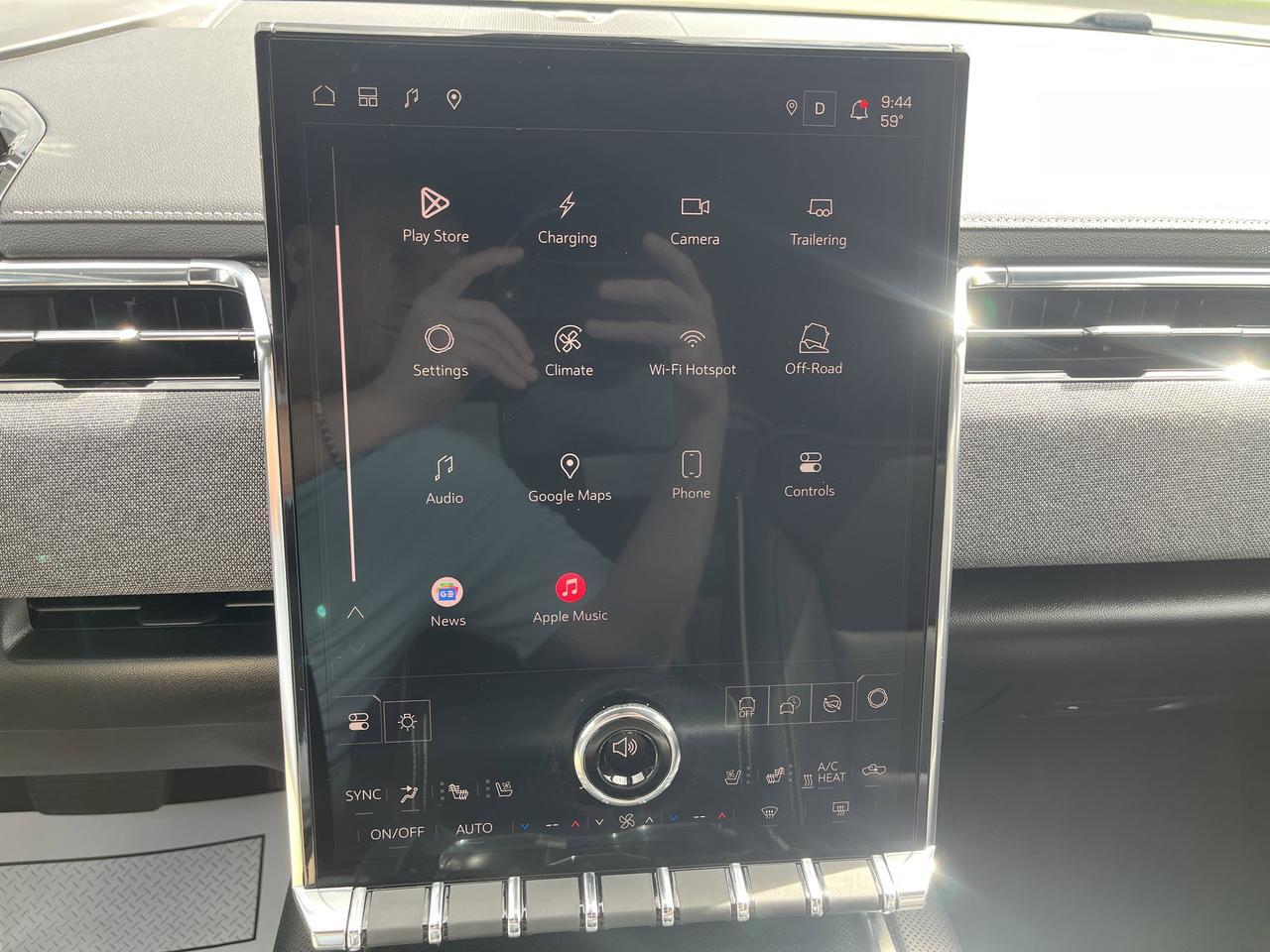 2026 GMC Sierra EV Elevation Extended Range e4WD Premium TechPkgs w/22s Multi-ProTailgate Spray-OnBedliner AdptvCrz Saukville WI