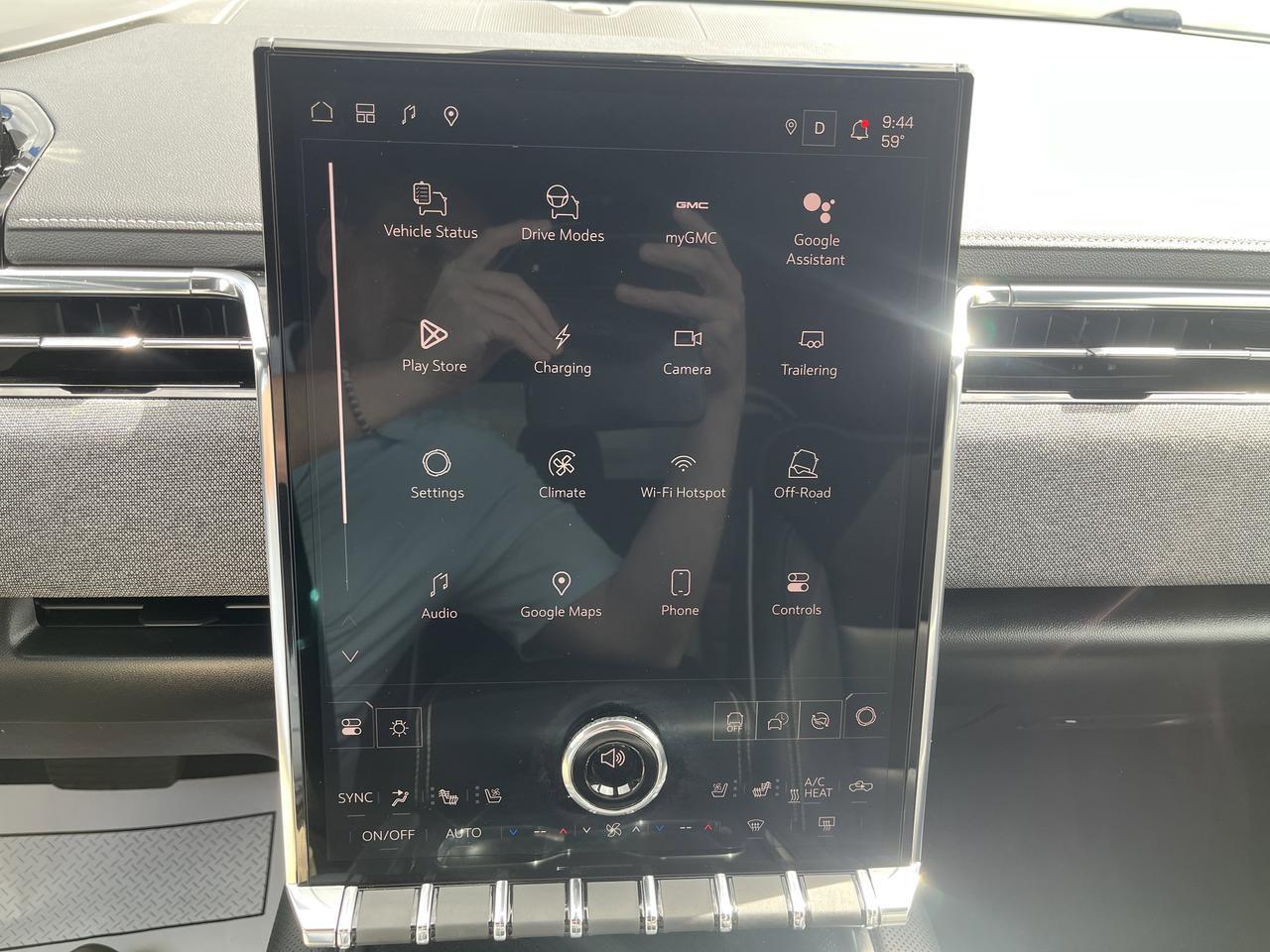 2026 GMC Sierra EV Elevation Extended Range e4WD Premium TechPkgs w/22s Multi-ProTailgate Spray-OnBedliner AdptvCrz Saukville WI