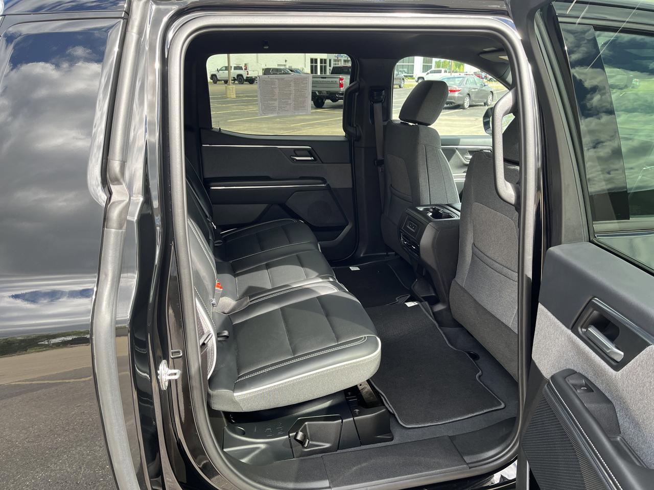 2026 GMC Sierra EV Elevation Extended Range e4WD Premium TechPkgs w/22s Multi-ProTailgate Spray-OnBedliner AdptvCrz Saukville WI