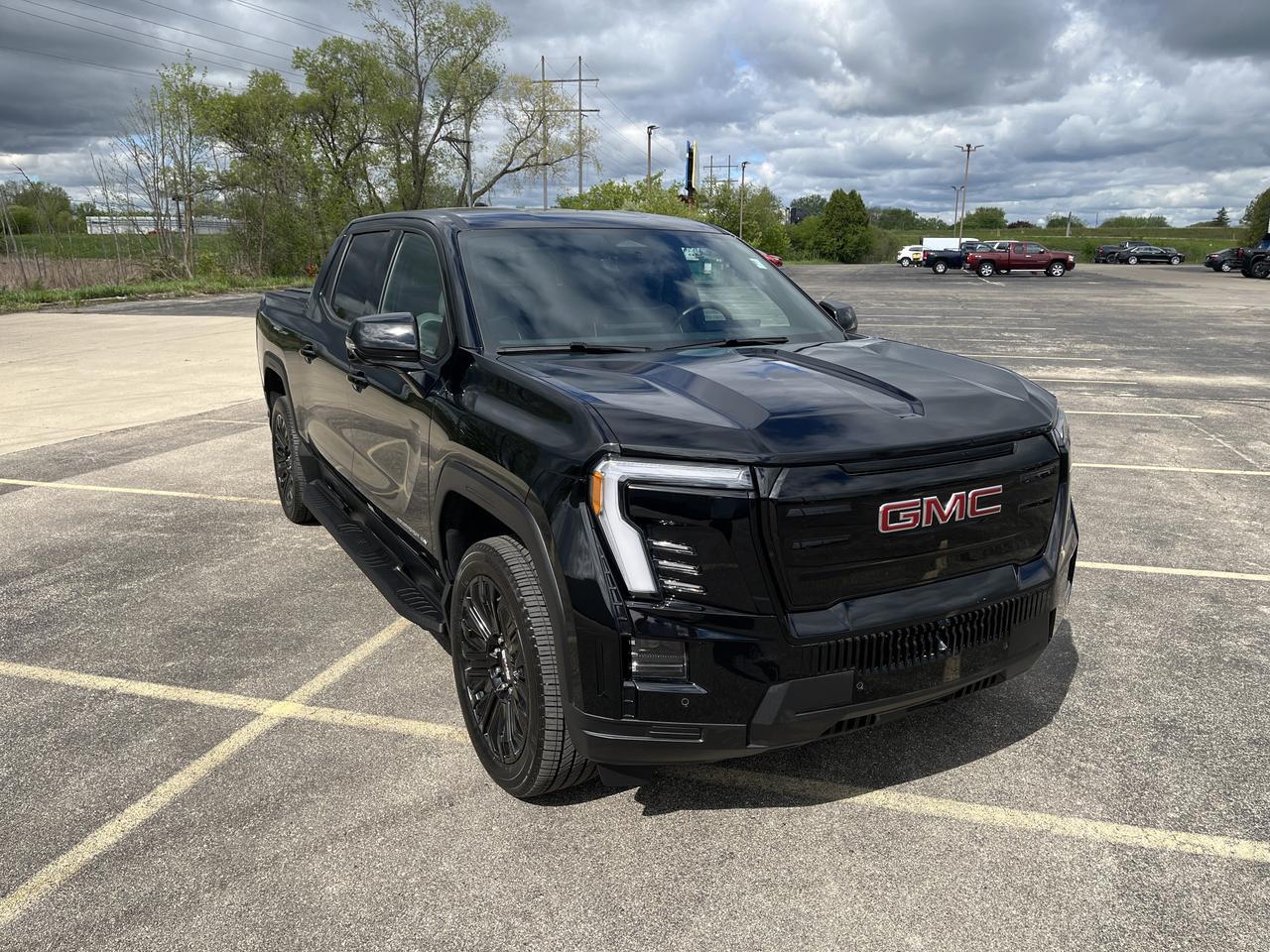 2026 GMC Sierra EV Elevation Extended Range e4WD Premium TechPkgs w/22s Multi-ProTailgate Spray-OnBedliner AdptvCrz Saukville WI
