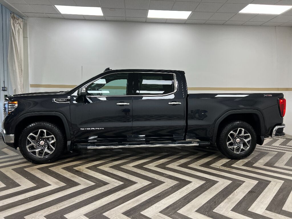 2026 GMC Sierra SLT Gasoline