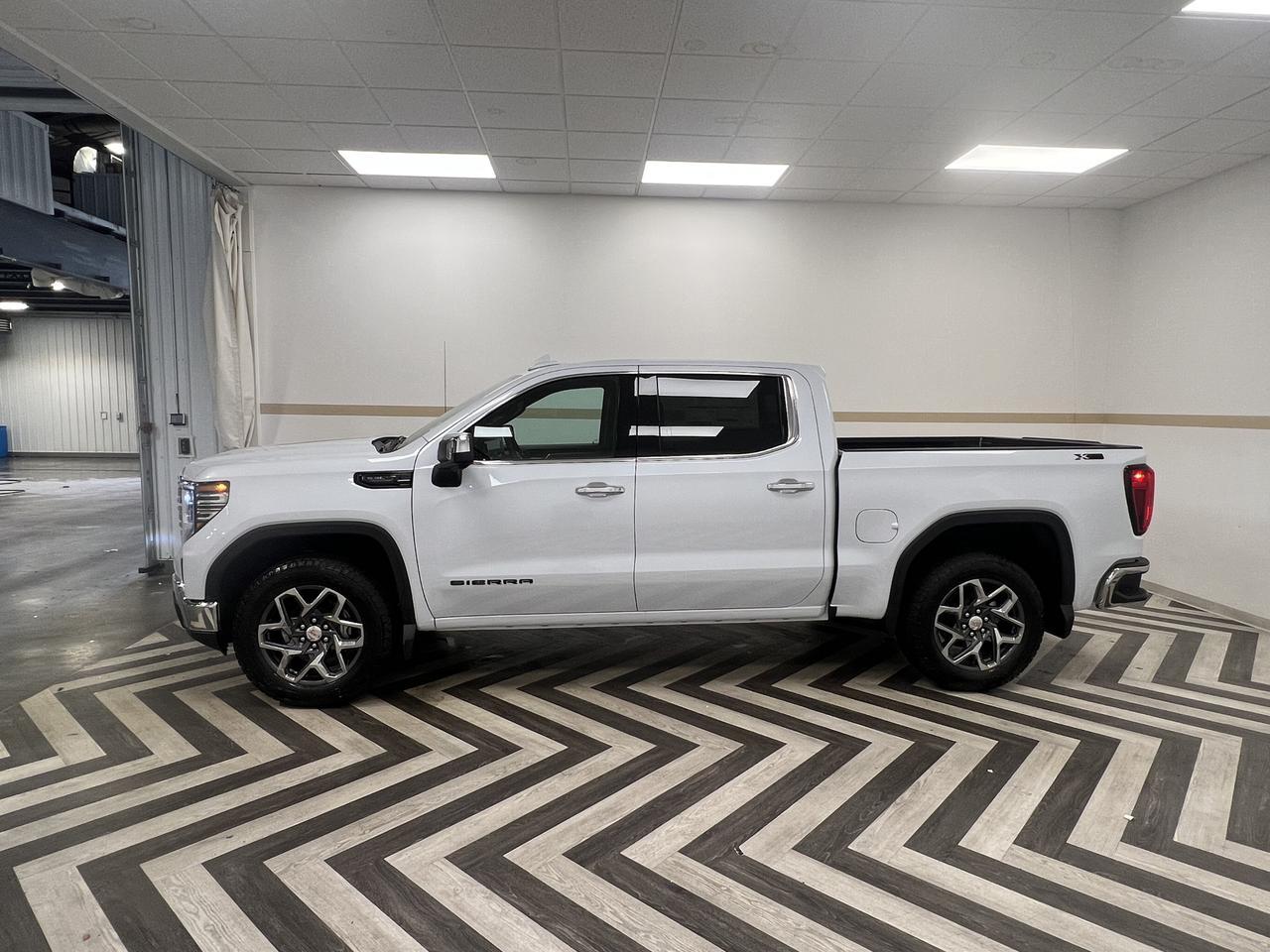 2026 GMC Sierra 1500 SLT Gasoline