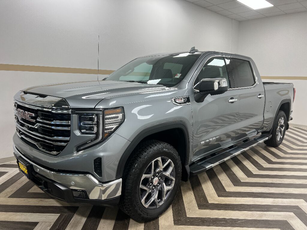 2026 GMC Sierra SLT Gasoline