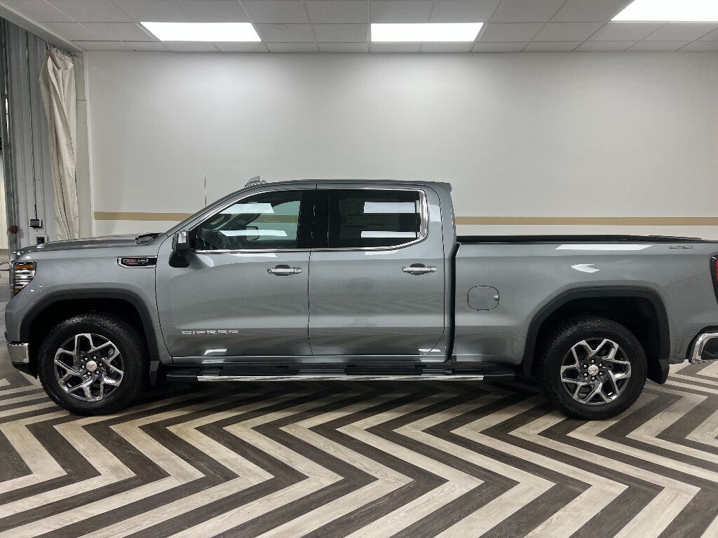 2026 GMC Sierra SLT Gasoline