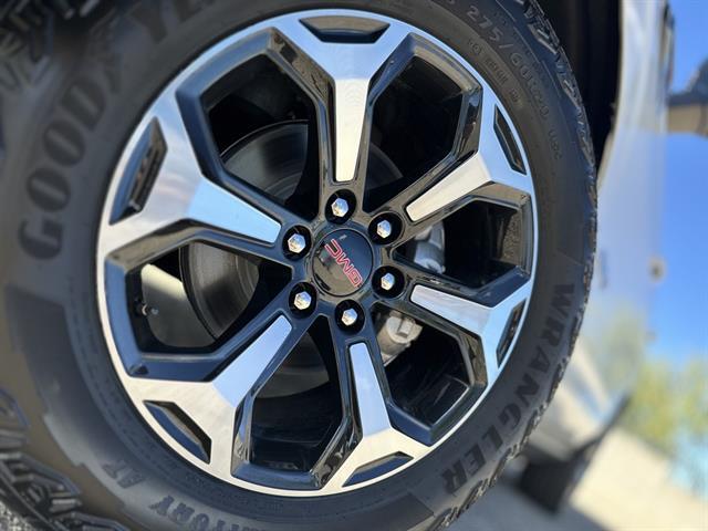 2026 GMC Yukon 4WD AT4