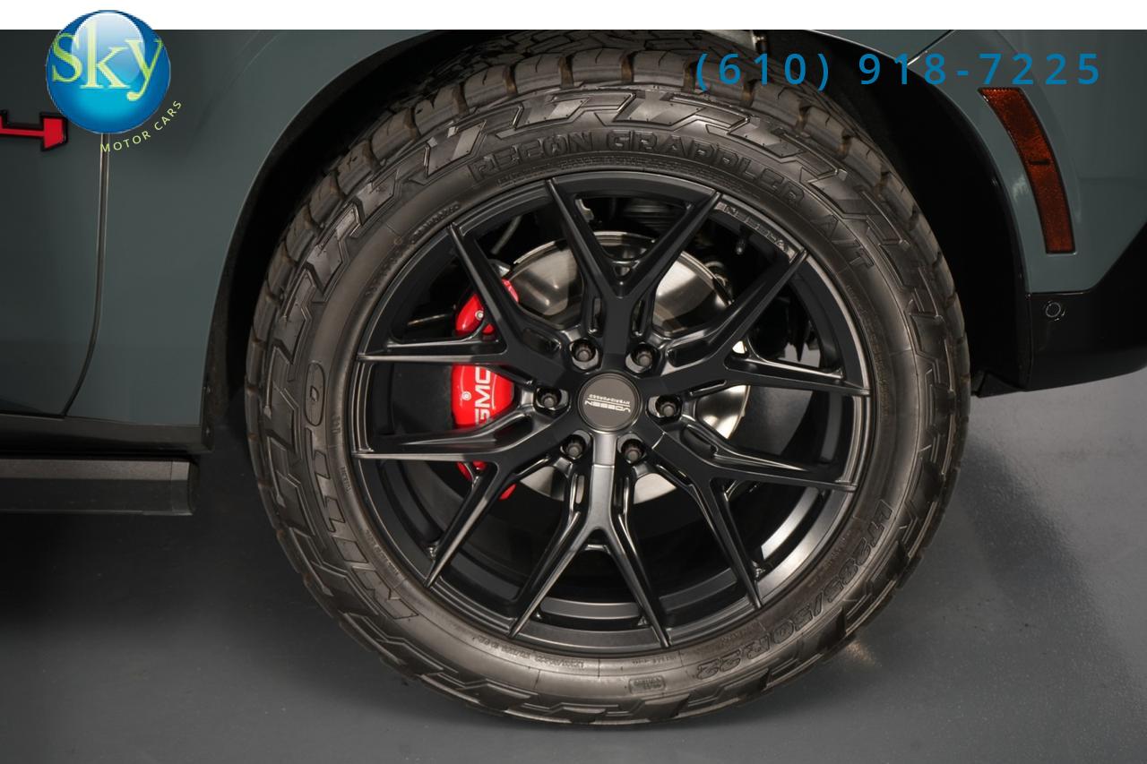 2026 GMC Yukon 4WD AT4 Ultimate Night Vision + 22-in Vossen Wheels West Chester PA