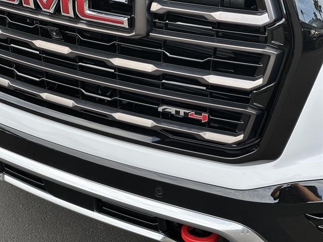 2026 Gmc Yukon XL AT4 Ultimate photo 3