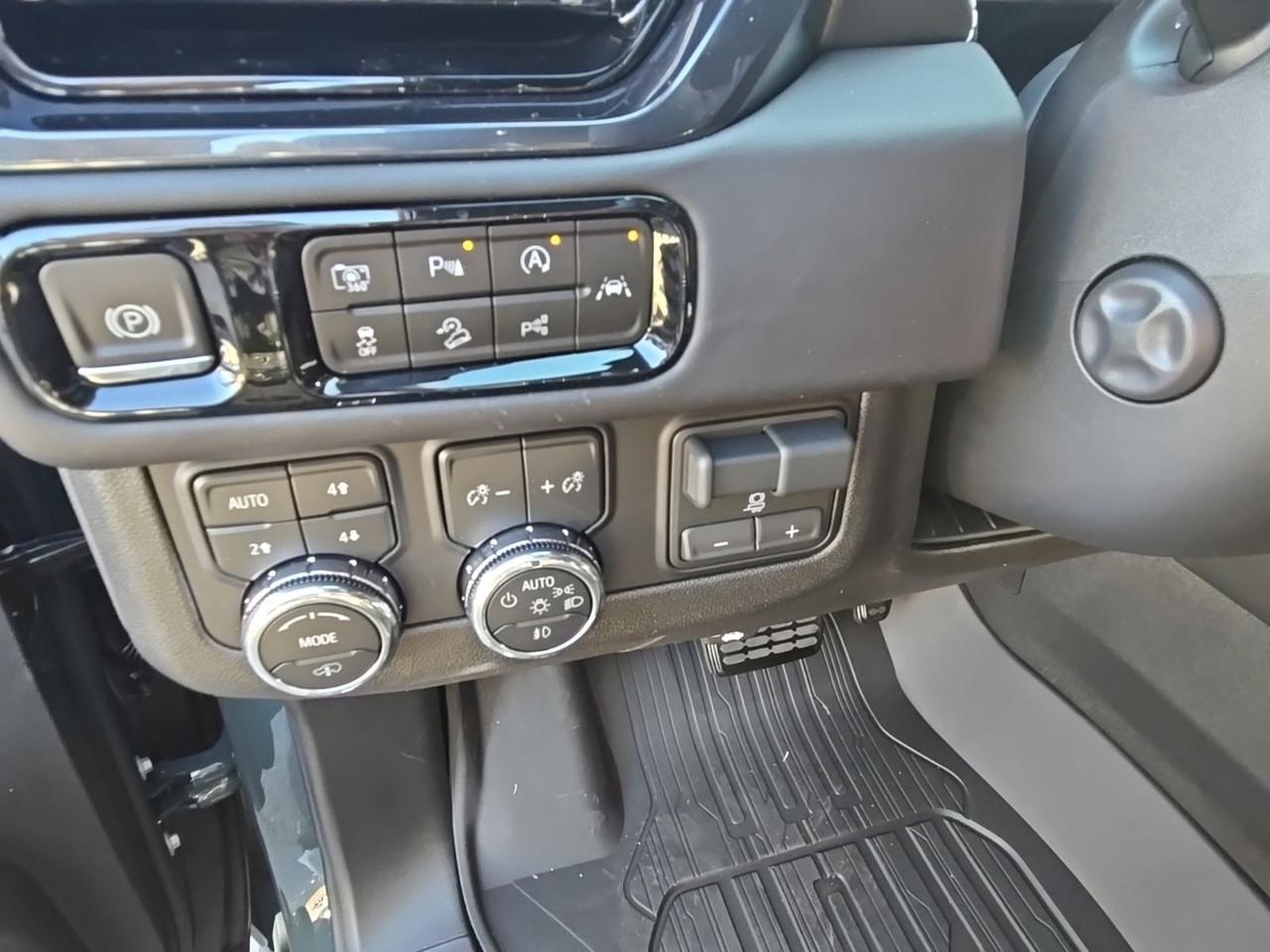 2026 GMC Yukon XL AT4 Ultimate Fredericksburg VA