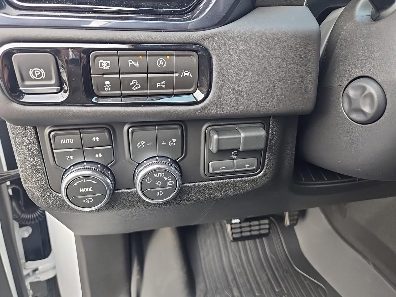 2026 GMC Yukon XL AT4 Ultimate Fredericksburg VA