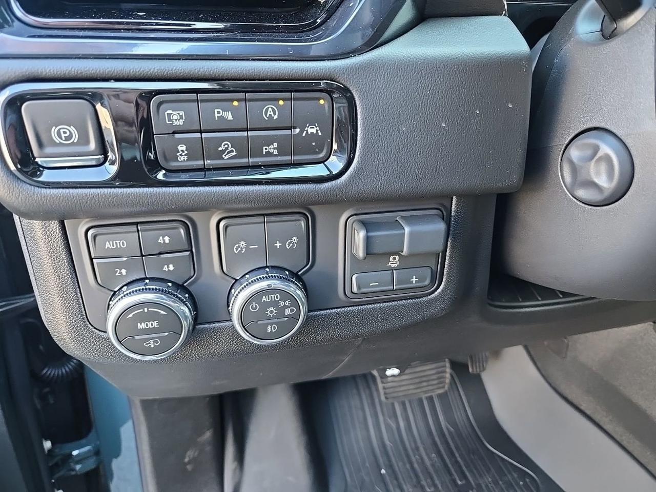 2026 GMC Yukon XL AT4 Fredericksburg VA