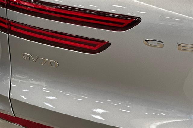 2026 Genesis Electrified GV70 Advanced