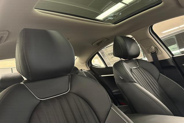 2026 Genesis G70 2.5T Prestige