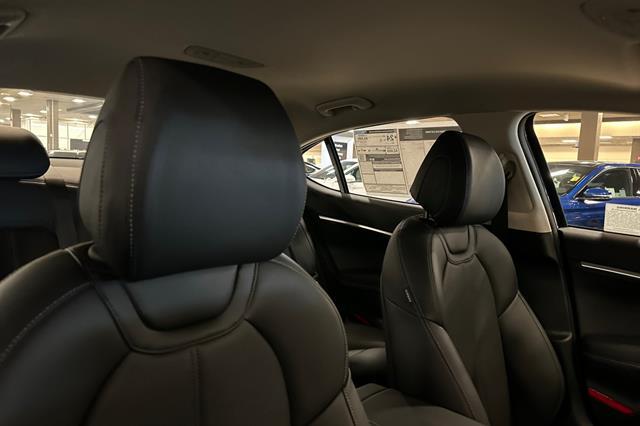 2026 Genesis G70 2.5T Standard