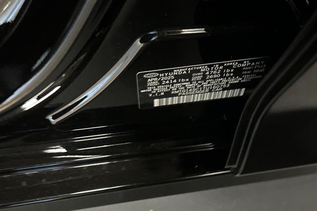 2026 Genesis G70 2.5T Standard