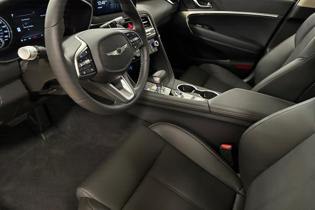 2026 Genesis G70 2.5T Standard