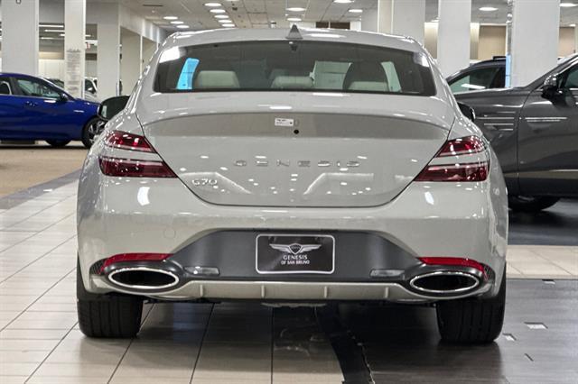 2026 Genesis G70 2.5T Standard