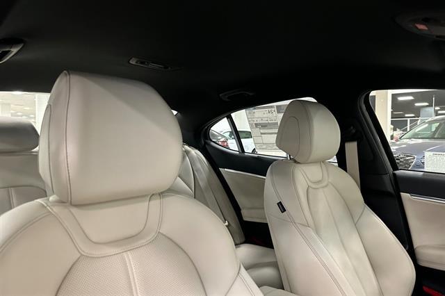 2026 Genesis G70 2.5T Standard