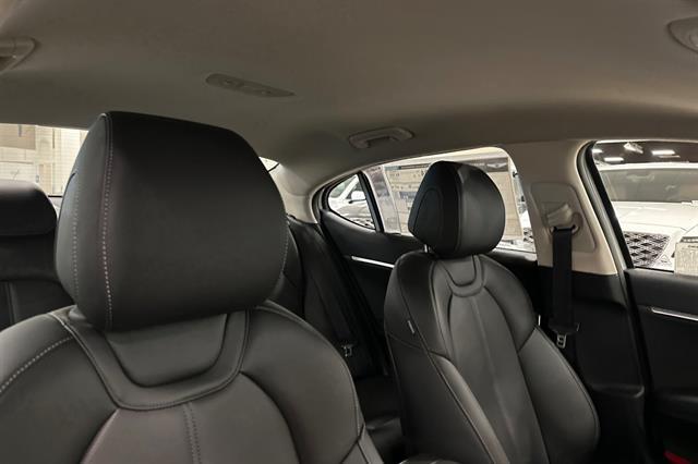 2026 Genesis G70 2.5T Standard