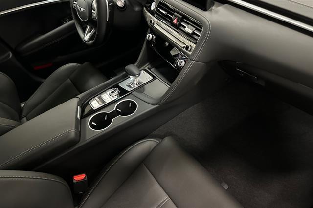 2026 Genesis G70 2.5T Standard