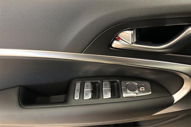 2026 Genesis G70 2.5T Standard