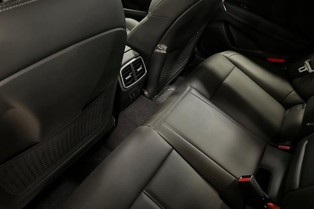 2026 Genesis G70 2.5T Standard