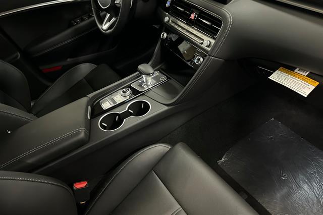 2026 Genesis G70 2.5T Standard