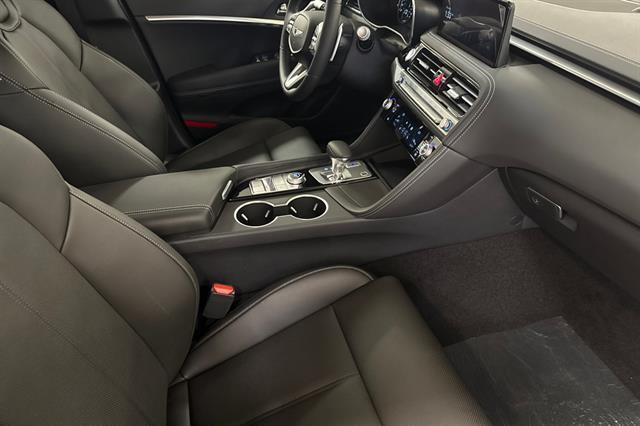 2026 Genesis G70 2.5T Standard