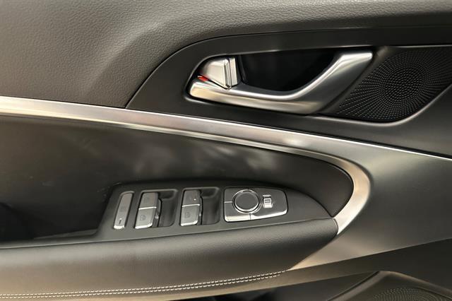 2026 Genesis G70 2.5T Standard
